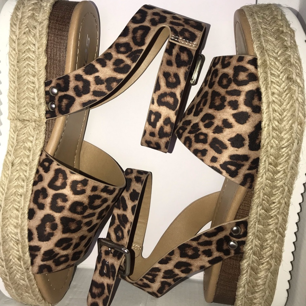 Espadrille leopard sandals